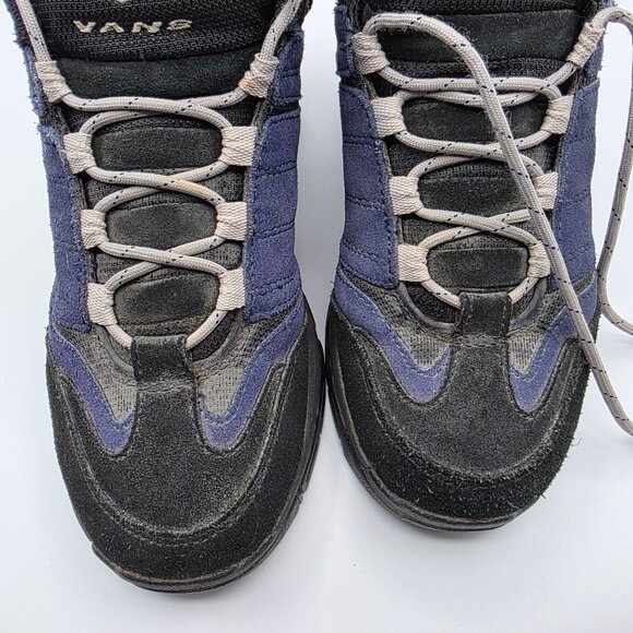 Athletic_Shoes